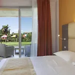Bella Hotel 4*