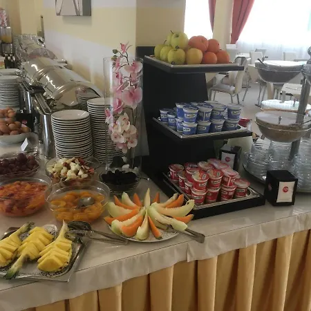 Bella Λατζίζε