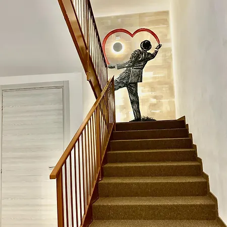 Bella Λατζίζε