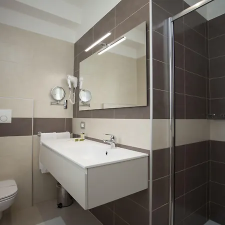 Hotel Bella 4*