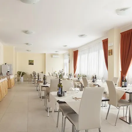 فندق Bella لاتيزي