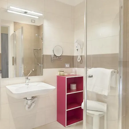 Bella فندق لاتيزي