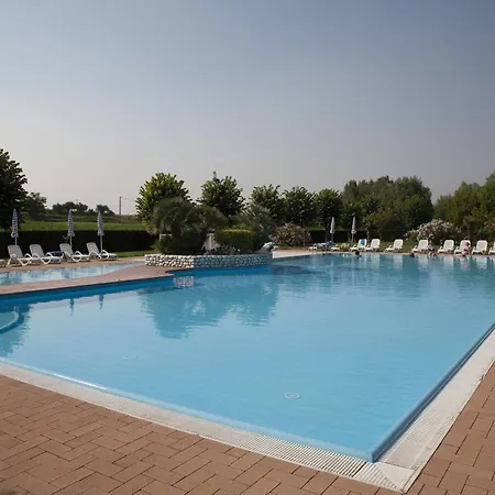 Bella 4* Λατζίζε